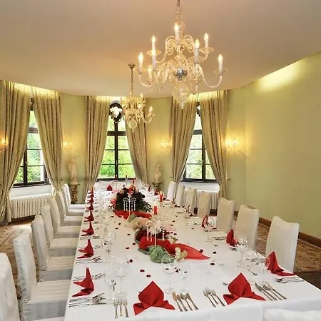 Schlosshotel Hotel 4*