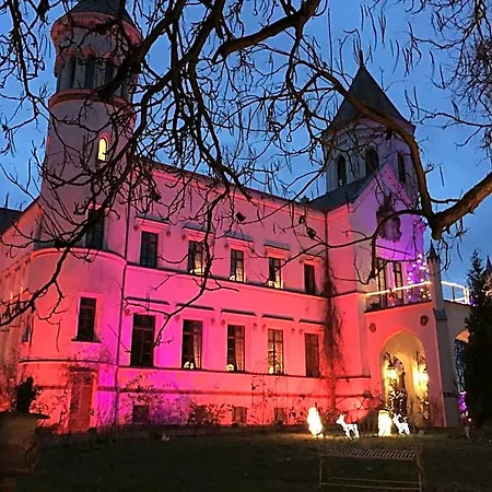 Hotel Schlosshotel Bredenfelde 4*