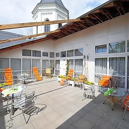 Schlosshotel Bredenfelde 4* Bredenfelde