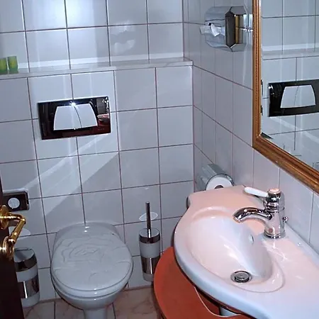 Hotel Schlosshotel Bredenfelde 4*