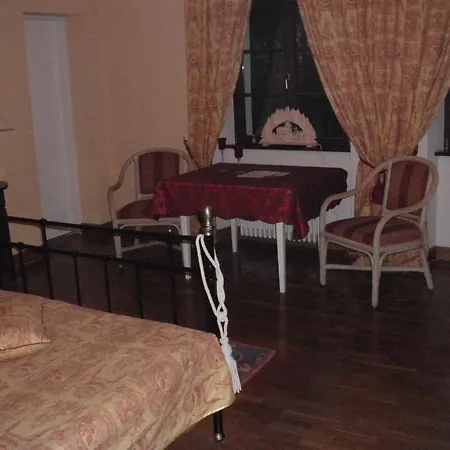 Schlosshotel Bredenfelde 4*