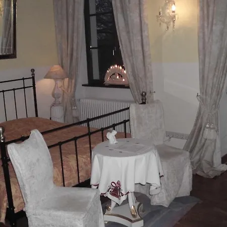 Schlosshotel Bredenfelde 4*